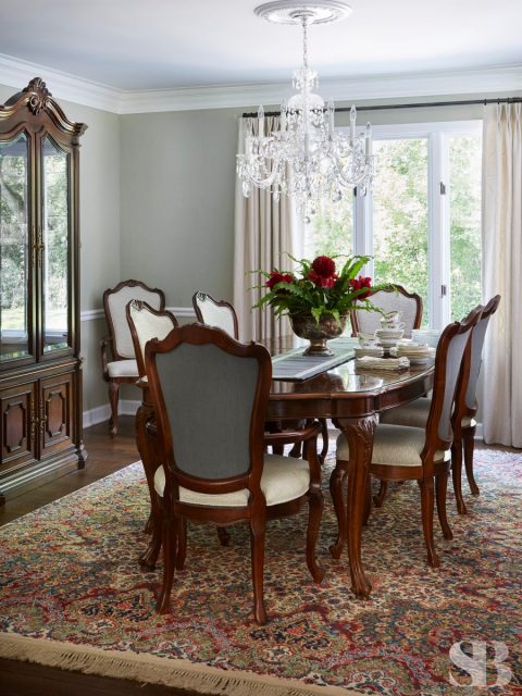 dining room area and chairs